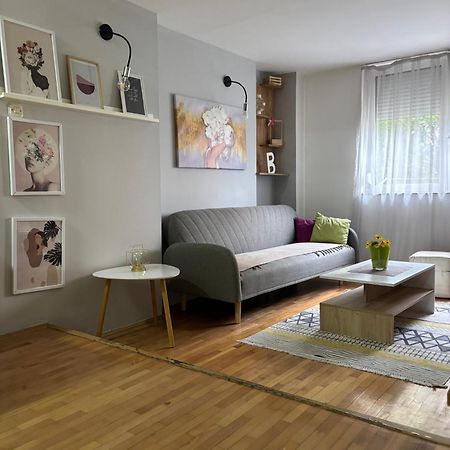 Mia'S Duplex Apartment 스코페 외부 사진