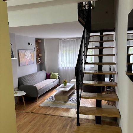 Mia'S Duplex Apartment 스코페 외부 사진
