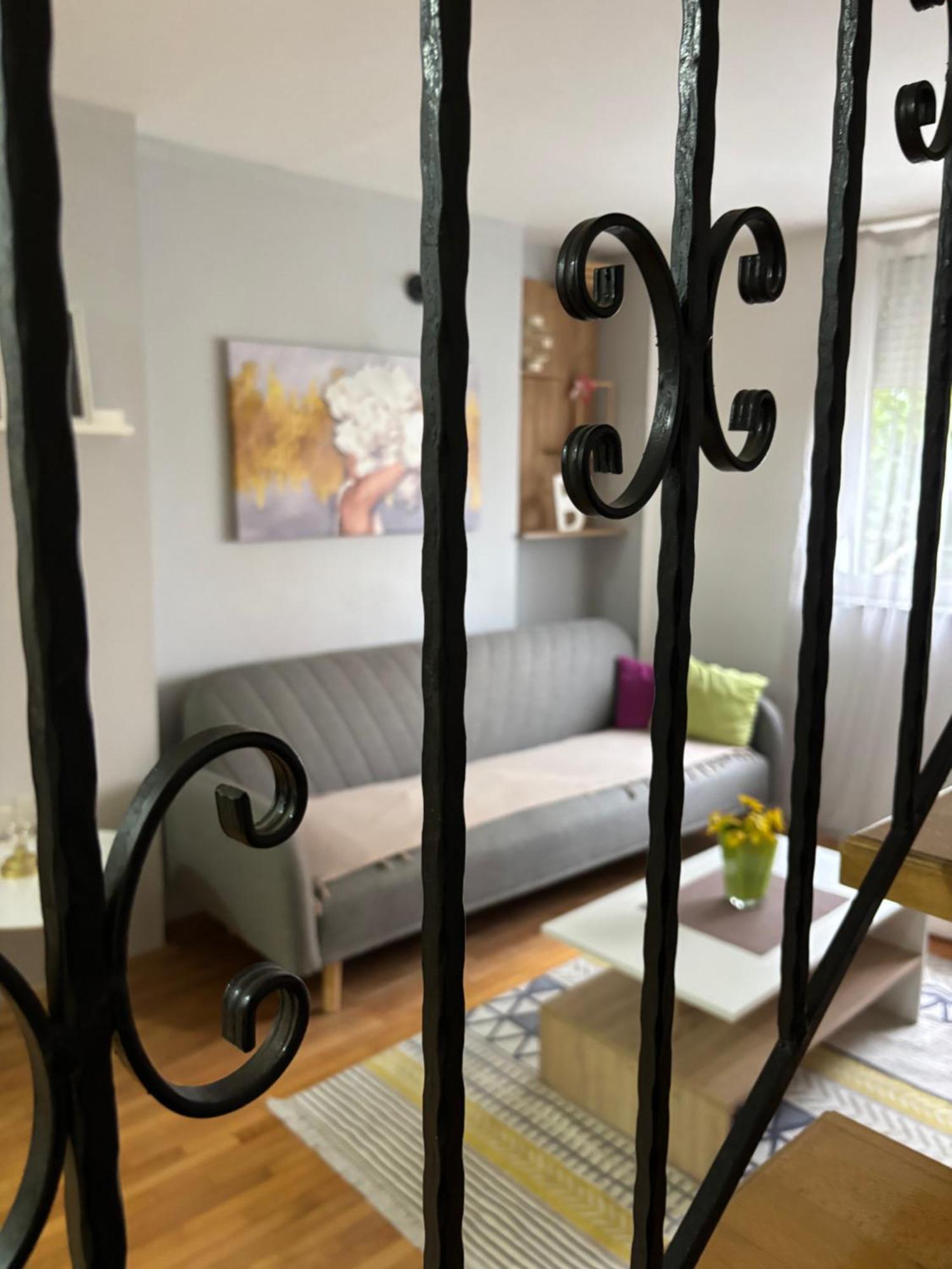Mia'S Duplex Apartment 스코페 외부 사진